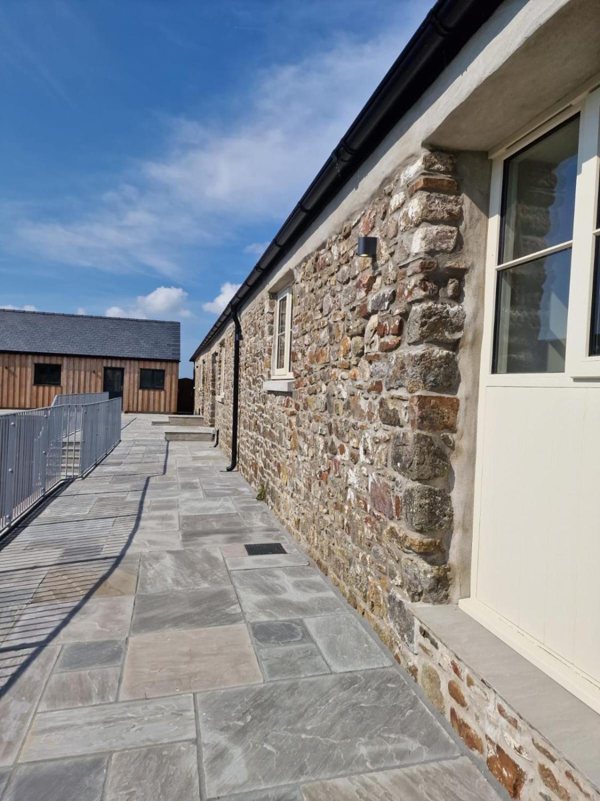 Broomhill Barns